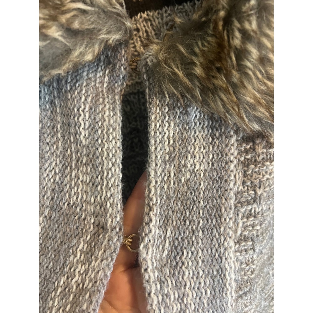American Rag Cie Womens Gray Black Faux Fur Collar Knit Cardigan Sweater Size M - Picture 5 of 7